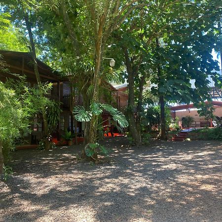 El Pindo Iguazu Aparthotel Puerto Iguazu Bagian luar foto
