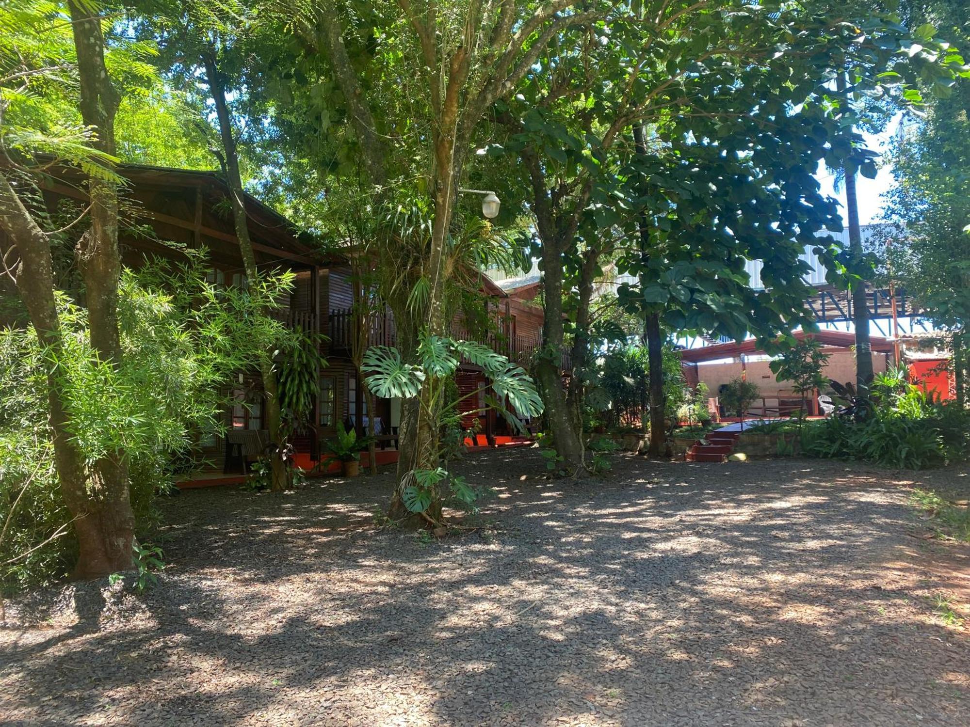 El Pindo Iguazu Aparthotel Puerto Iguazu Bagian luar foto